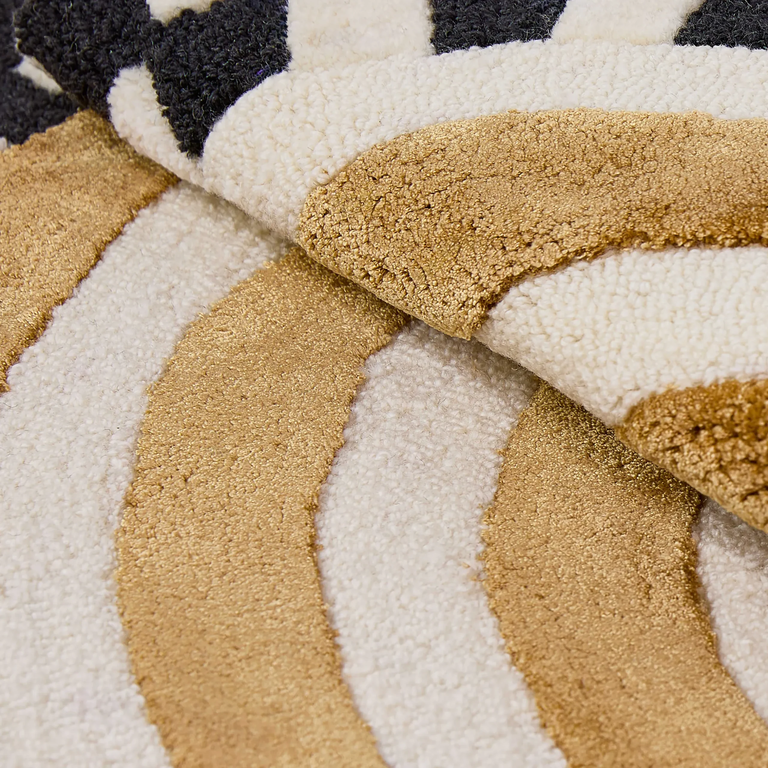 Rugs|MacKenzie-Childs Concentric Circle Wheat 6' Round Rug